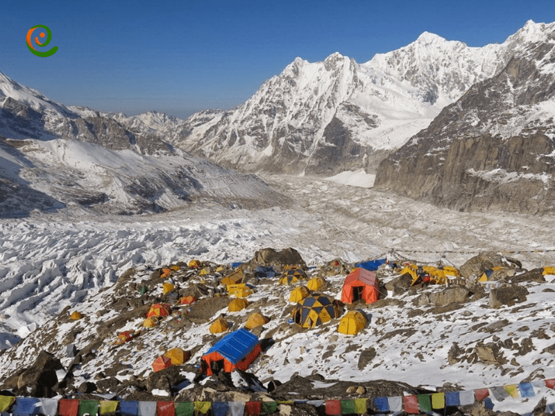 درباره تاریخچه صعود به قله کانچن جونگا در پایگاه داده دکوول بخوانید